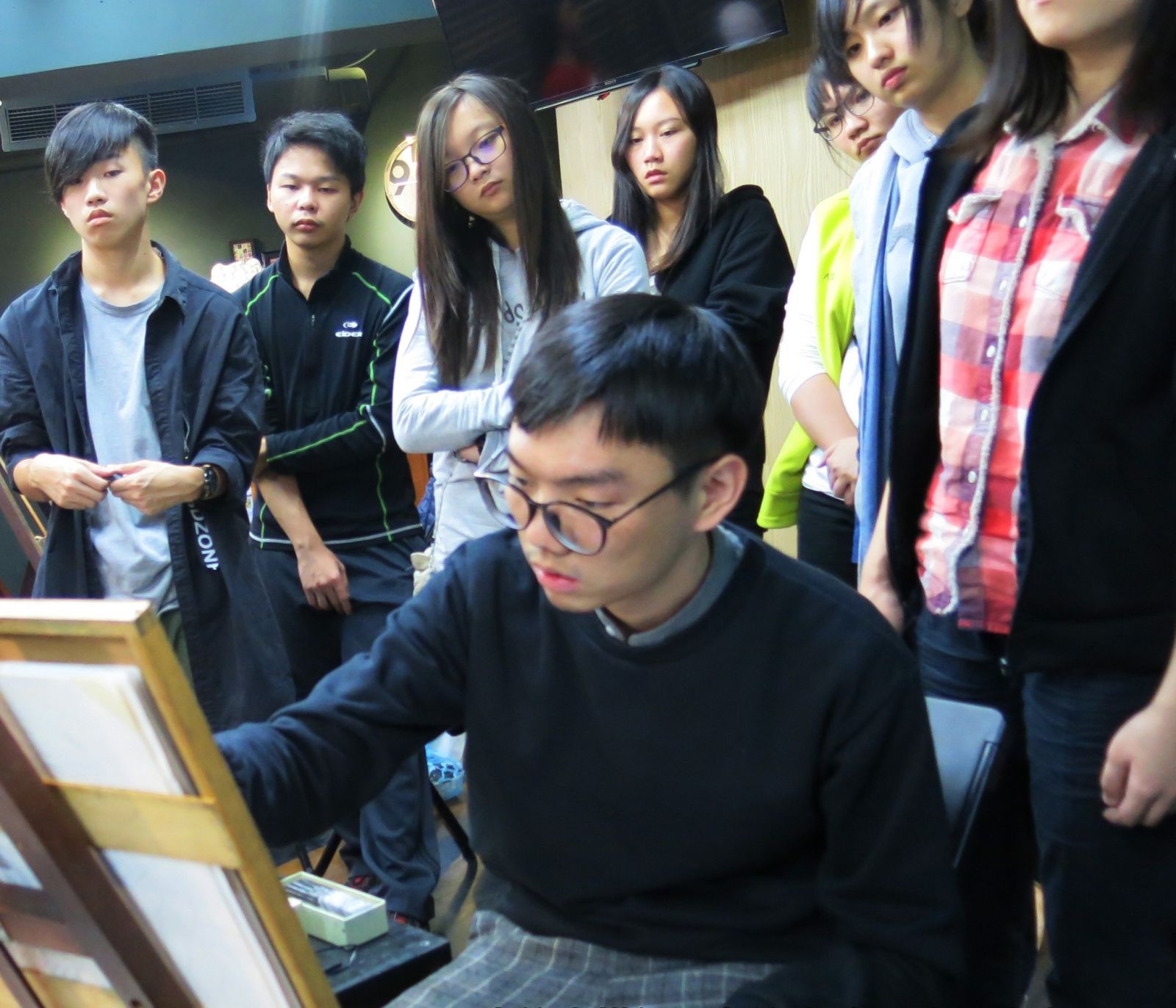 非藝空間 PhiArt Design 115年大學術科考試衝刺班，針對考前兩週進行密集訓練。課程涵蓋素描構圖解析、水彩渲染技巧、創意構圖訓練，協助學生短時間內掌握高分關鍵，突破盲點，提升應試實力。